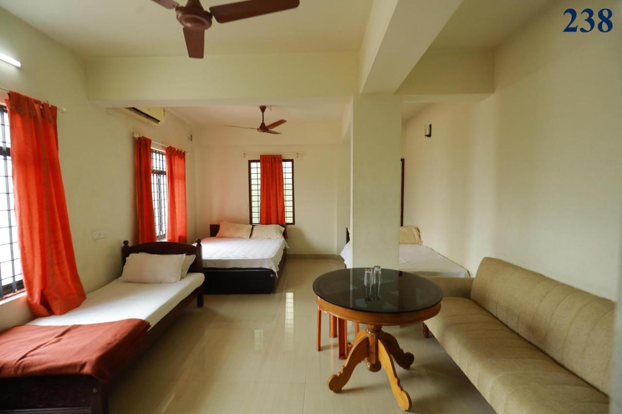 Arackal Tourist Home Tripunithura Экстерьер фото