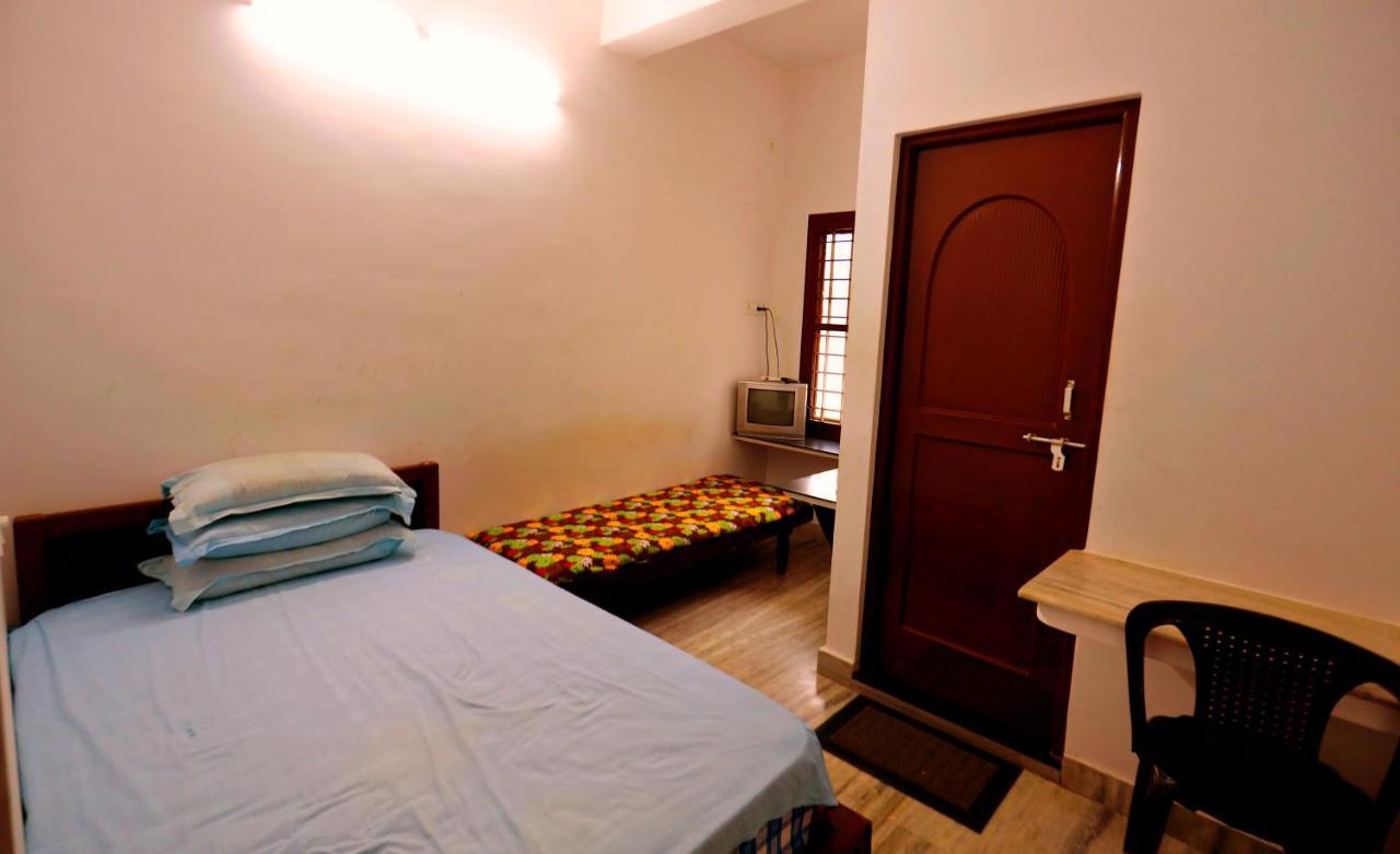 Arackal Tourist Home Tripunithura Экстерьер фото