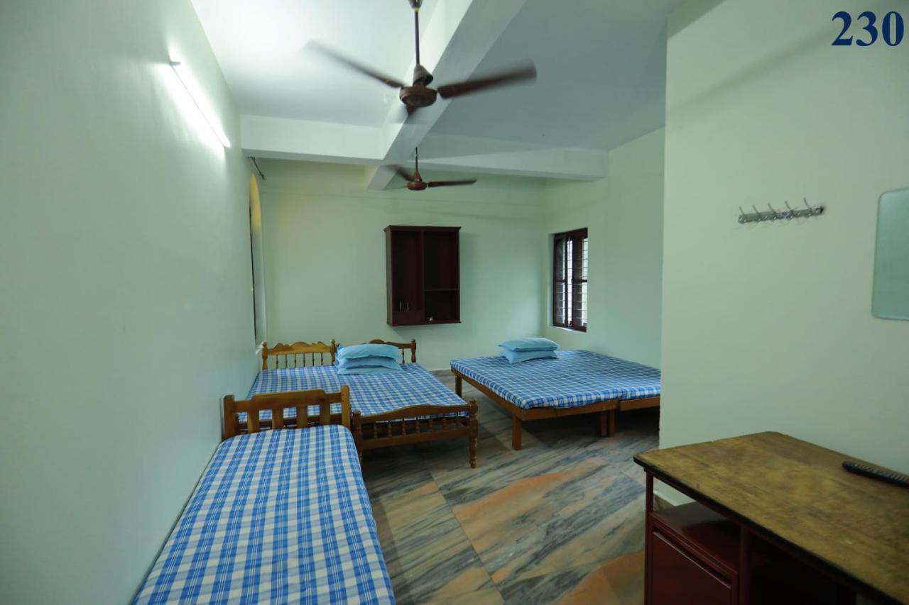 Arackal Tourist Home Tripunithura Экстерьер фото