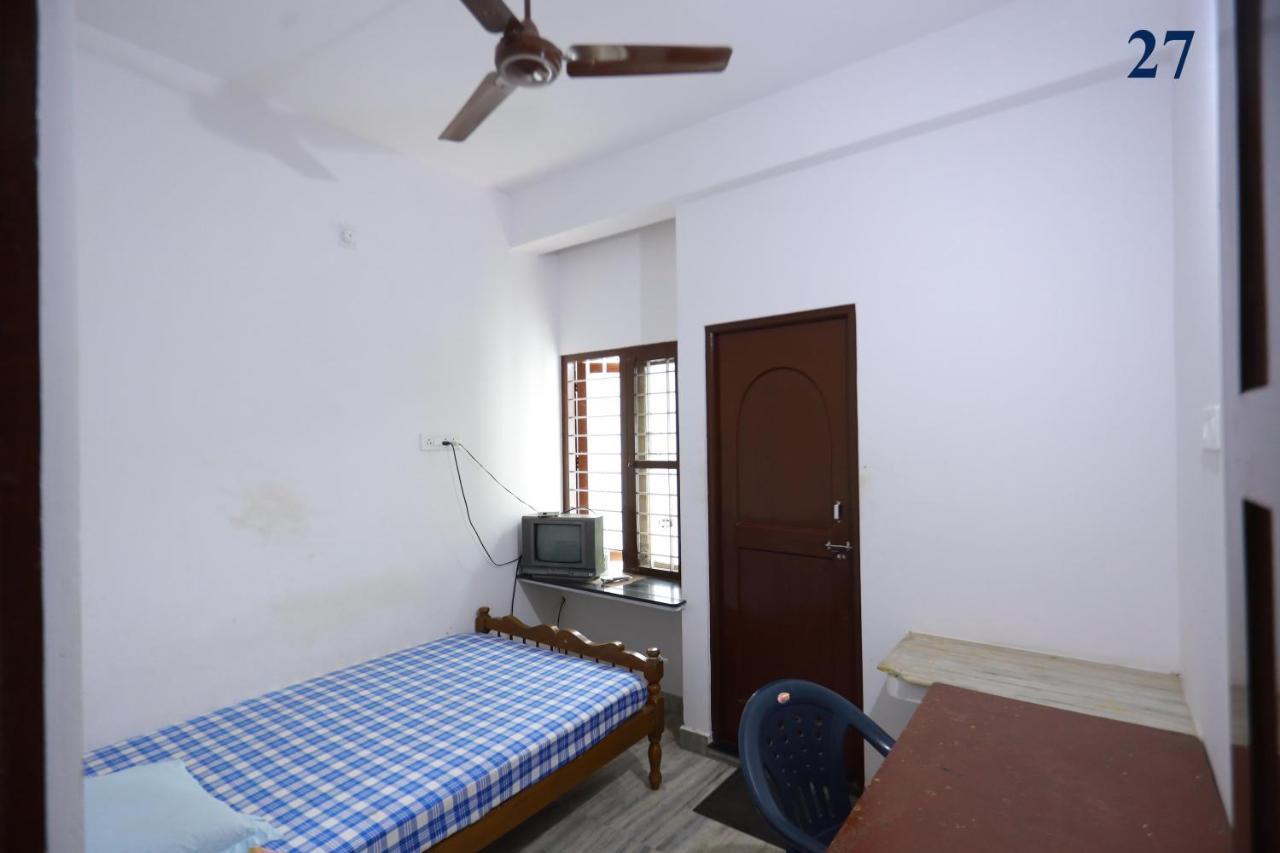 Arackal Tourist Home Tripunithura Экстерьер фото