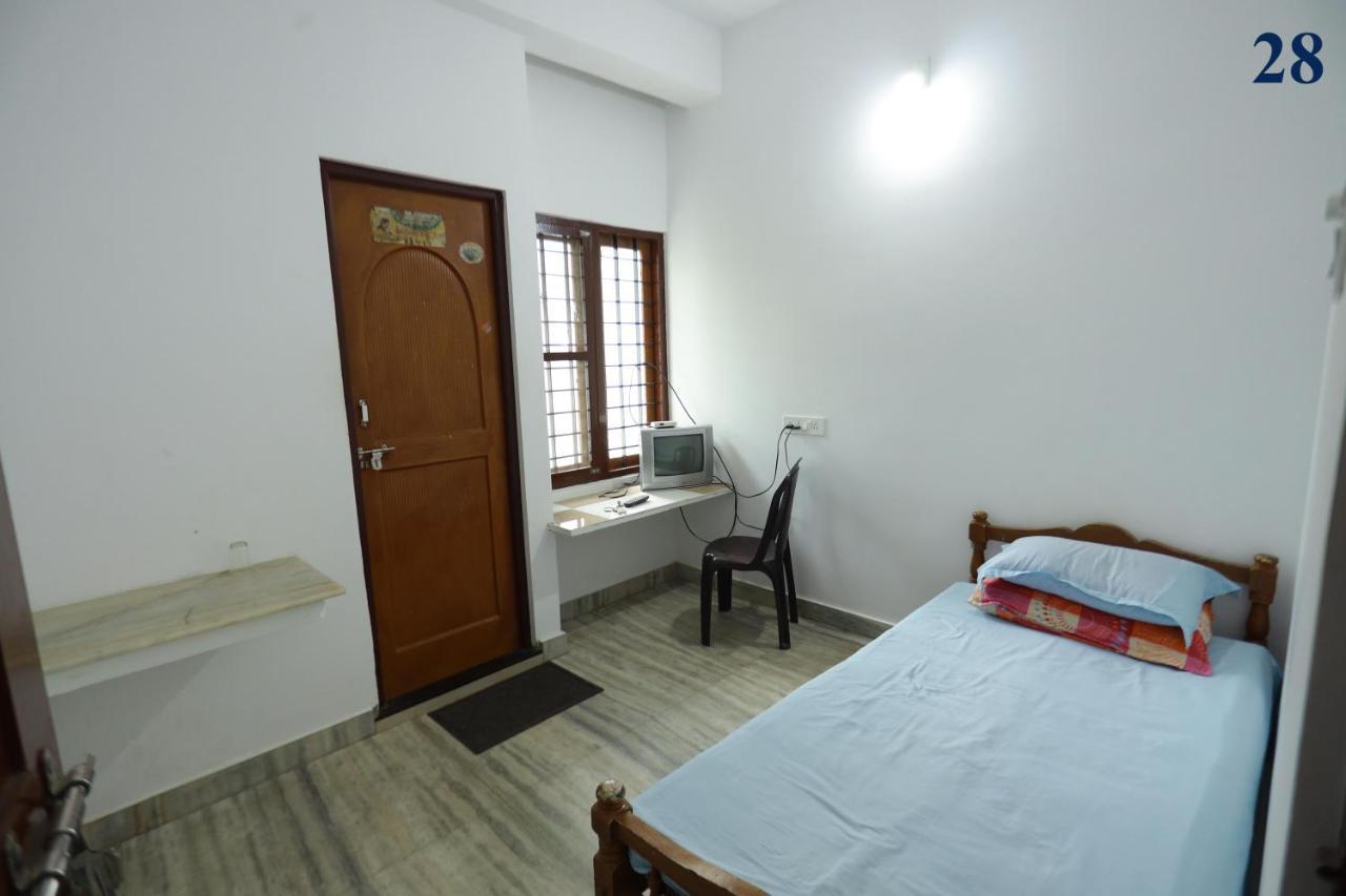 Arackal Tourist Home Tripunithura Экстерьер фото
