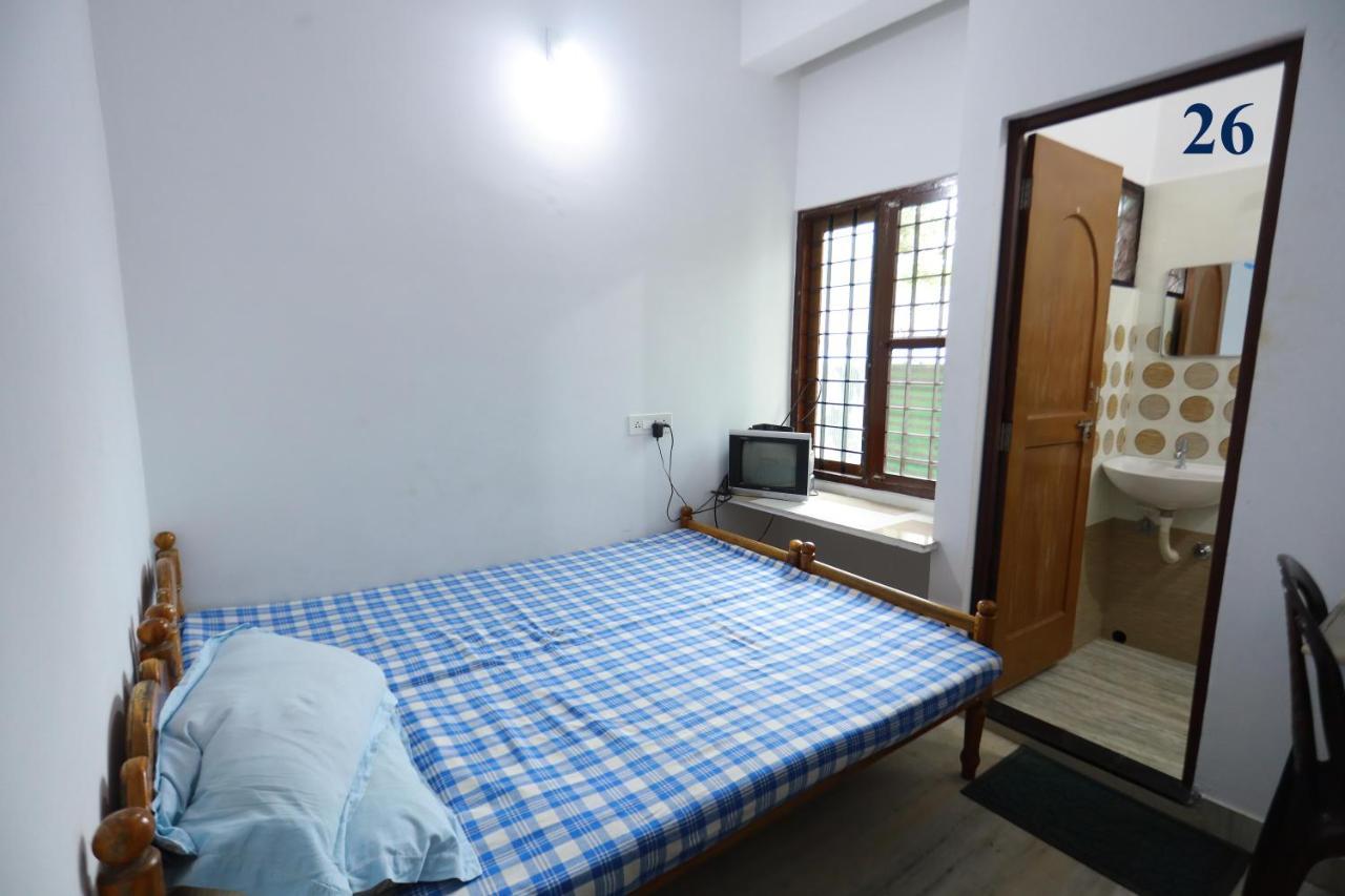 Arackal Tourist Home Tripunithura Экстерьер фото